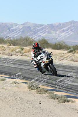 media/Dec-04-2025-Racers Edge (Thu) [[5ebc9f124d]]/3-B Group/3-Session 2 (Turn 7 Inside)/